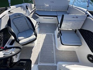 2026 Sea Ray SPX 210 20