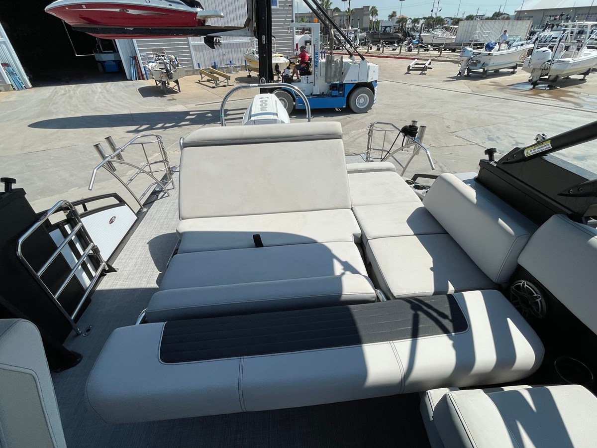 2023 Harris 250 SOLSTICE 8