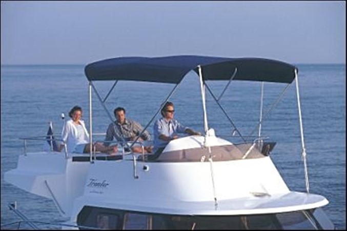 Flybridge Bimini