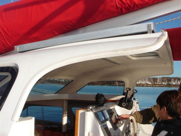 Overhanging Coachroof