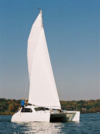 TomCat 9.7 under sail