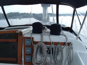 TRINITY 8 Lines led aft to organizer