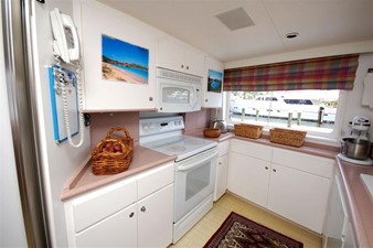 CONTRARIAN 4 105 Broward Galley