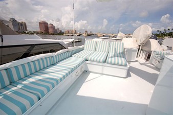 CONTRARIAN 29 105 Broward Sundeck