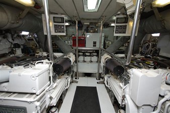 CONTRARIAN 33 105 Broward Engine Room