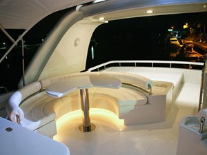 EAGLE'S NEST 23 Flybridge Settee