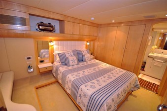 EAGLE'S NEST 26 Queen Guest Stateroom Stbd