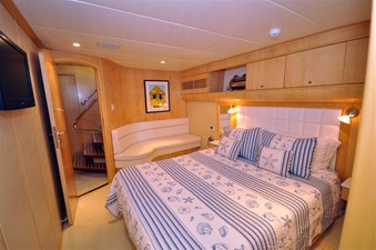 EAGLE'S NEST 27 Queen Guest Stateroom Port