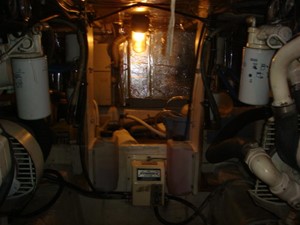 Marinalife 31 38' Ocean engine room forward