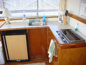 Marinalife 23 38' Ocean galley1