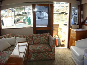 Marinalife 19 38' Ocean salon aft